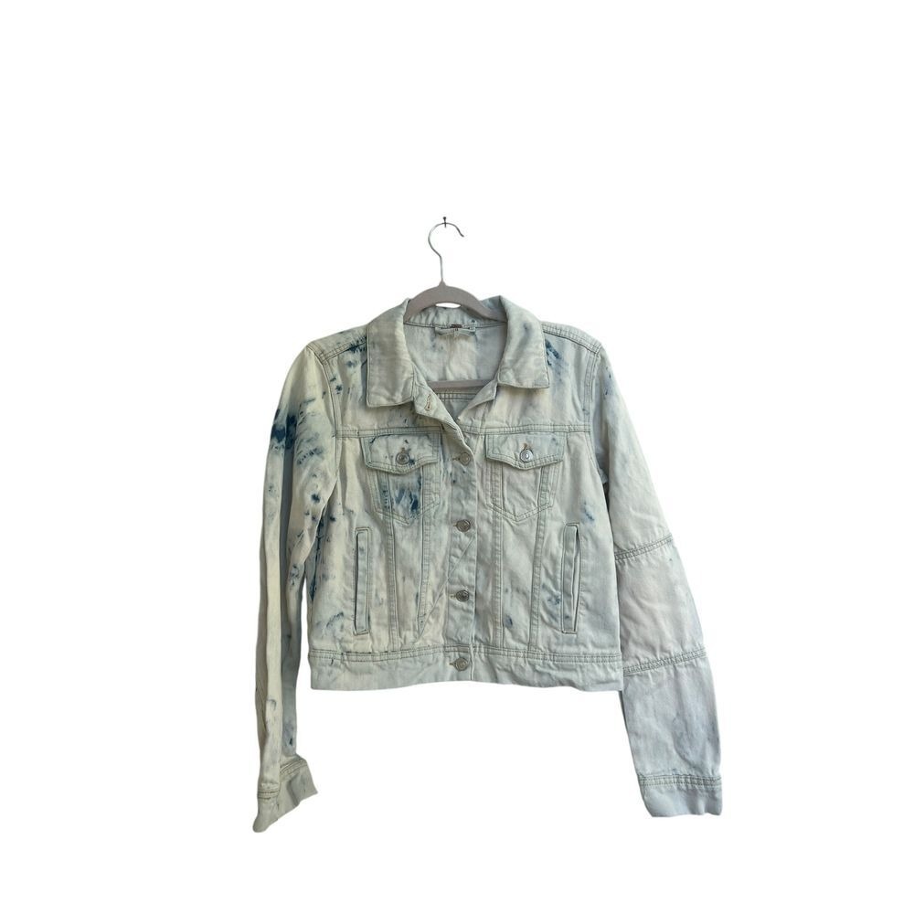 Free People Distressed Bleached Denim Trucker Jacket Womens Size Small‎